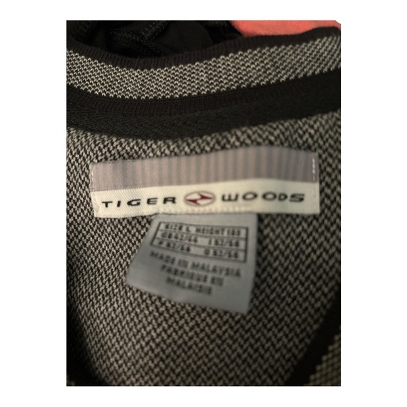 Nike Tiger Woods Golf Vest and Gray and Black Size Large - Picture 3 of 3